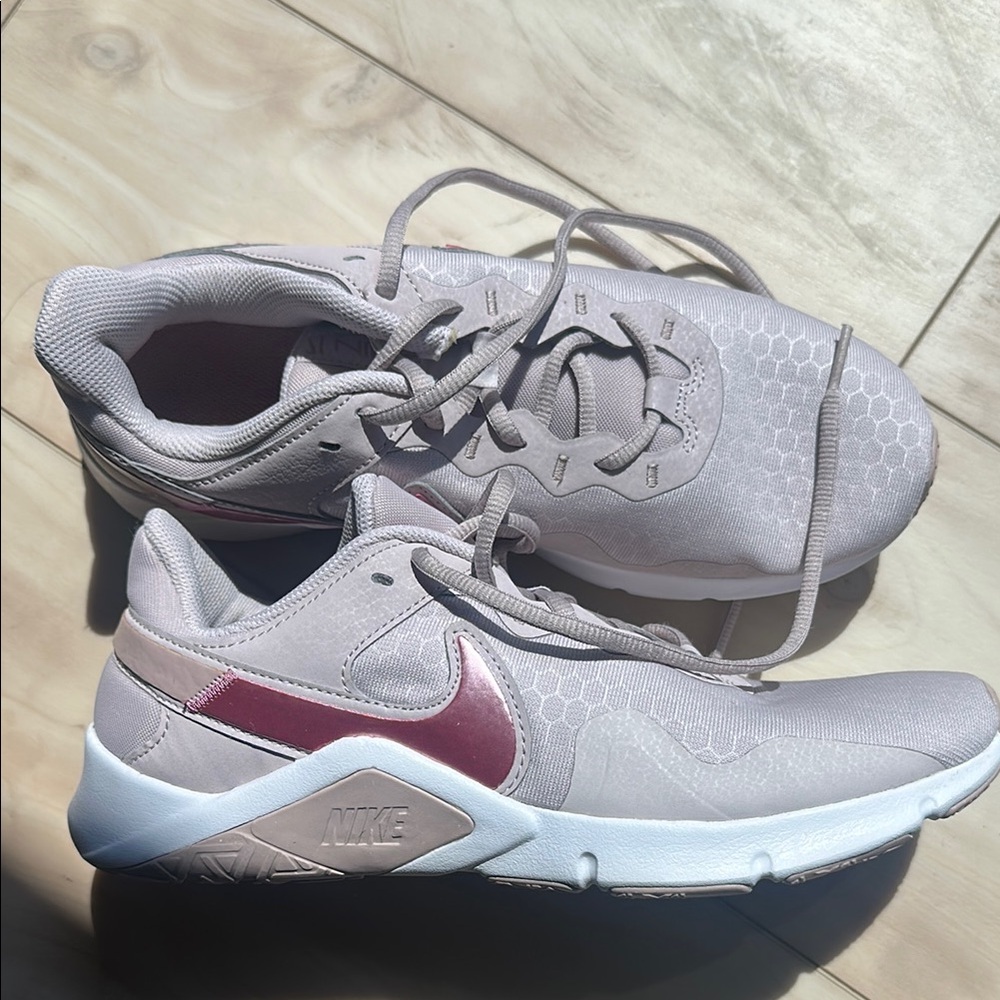 Nike Women's Light Pink Sneakers